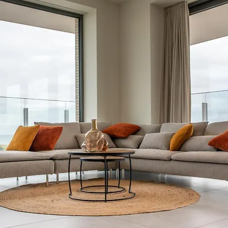 Apartment Luxurious New With Stunning Views